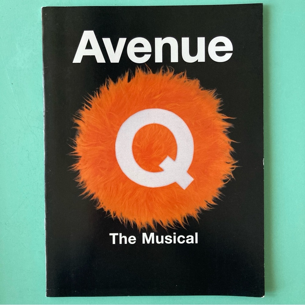 Avenue Q Large Souvenir Program 9X12 Broadway John Tartaglia Stephanie D'Abruzzo